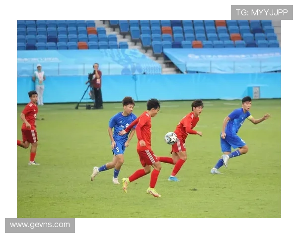 巴拉圭与澳洲U18青年队激战正酣谁能在友谊赛中胜出